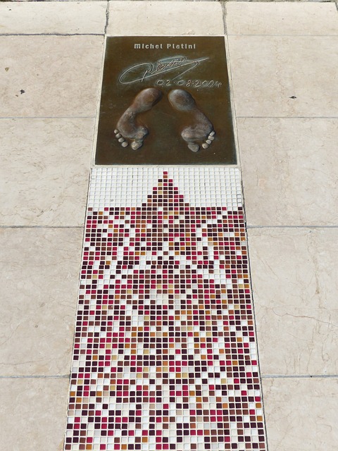 林德布拉德代表小红牛参加阿布扎比测试，明年进军F1