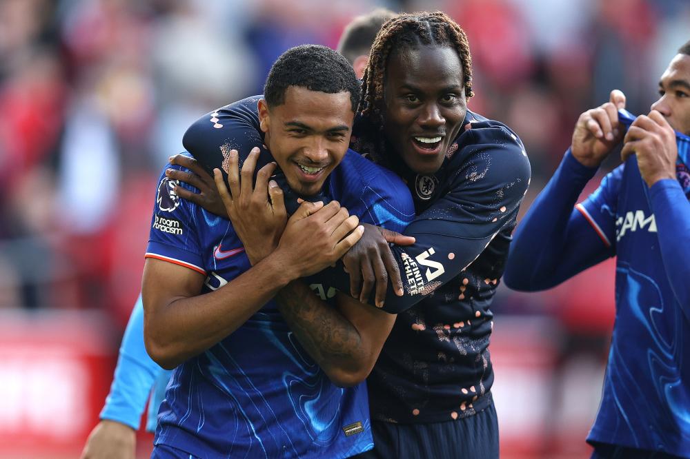 里尔年轻中场布阿迪被多家豪门关注，转会呼声高，期待其未来成为新星。